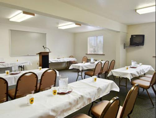 Super 8 Billings - Billings - Conference room