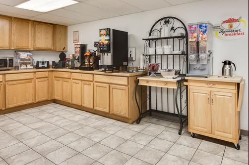 Super 8 Tomah Wisconsin - Tomah - Food