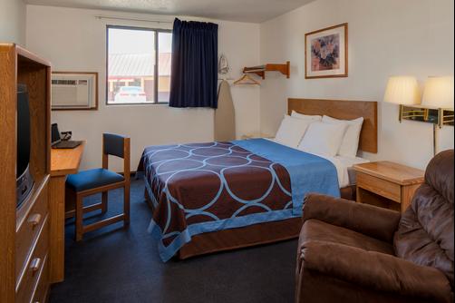 Super 8 Mt Pleasant - Mount Pleasant - Bedroom