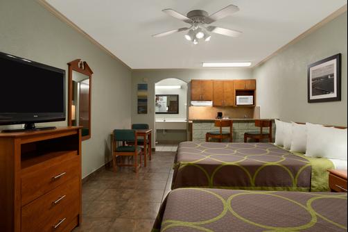 Super 8 South Padre Island - South Padre Island - Kitchen