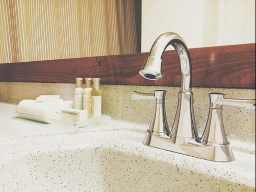 Greenbrier Hotel - Vancouver - Bathroom