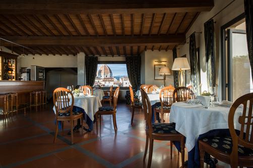Degli Orafi - Florence - Hall