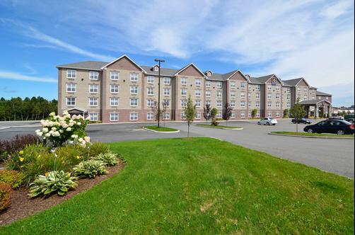Best Western Plus Fredericton Hotel & Suites - Fredericton - Building