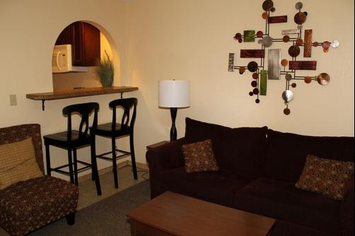 Fargo Inn & Suites - Fargo - Living room