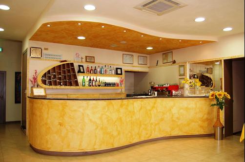Hotel Centro - Campi Bisenzio - Building
