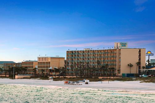 Days Inn Panama City Beach/Ocean Front - Panama City Beach - Building