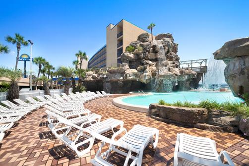 Days Inn Panama City Beach/Ocean Front - Panama City Beach - Pool