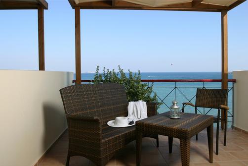 Erytha Hotel & Resort - Karfas - Balcony