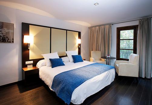 Pueblo Acantilado Suites - El Campello - Bedroom
