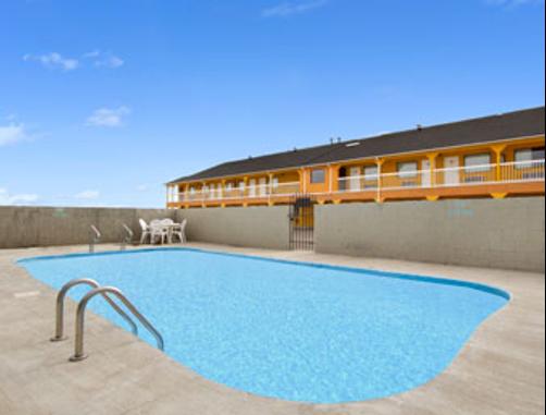 Days Inn Russell - Russell - Pool