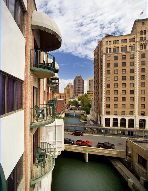 Riverwalk Plaza Hotel - San Antonio - Attractions