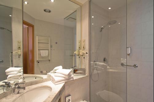 Seetel Hotel Pommerscher Hof - Heringsdorf - Bedroom