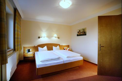 Ferienhotel Aussicht - Finkenberg - Bedroom