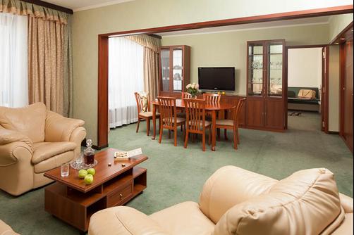 Cosmos Hotel - Moscow - Bedroom