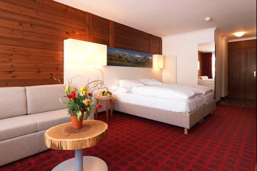 Ramada Regina Titlis Engelberg - Engelberg - Bedroom