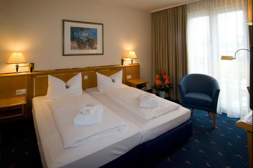 Ramada Magdeburg - Magdeburg - Bedroom