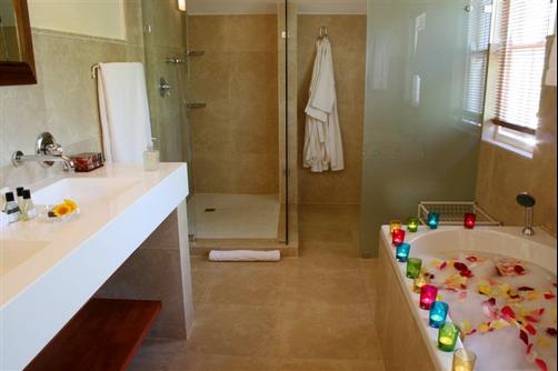 Plumwood Inn - Franschhoek - Bathroom