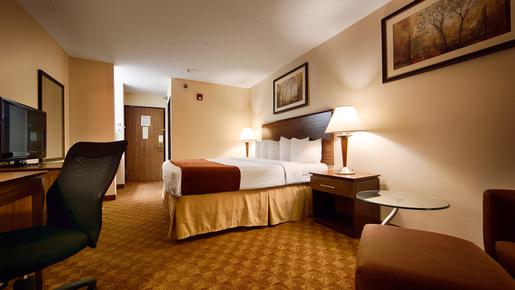 Best Western Plus Lakewood Inn - Hebron - Bedroom