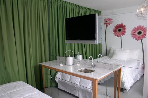 Penguin Hotel - Miami Beach - Bedroom