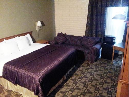 GuestHouse Inn, Suites & Convention Center Kalispell - Kalispell - King bedroom