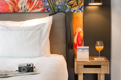 Swissotel Amsterdam - Amsterdam - King bedroom