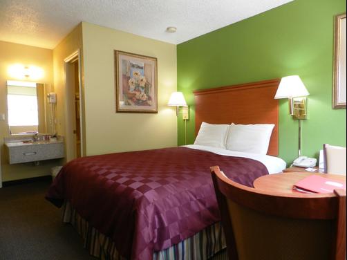 Ramada Limited Chattanooga - Chattanooga - Queen bedroom