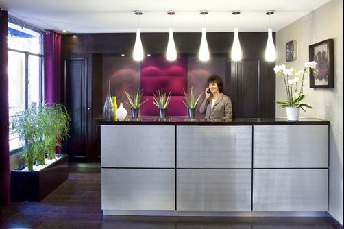 Jack's Hotel - Paris - Front desk