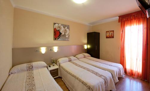 Hostal Barcelona - Barcelona - Bedroom