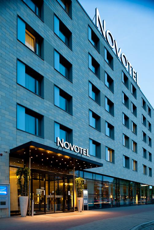 Novotel Hamburg City Alster - Hamburg - Building