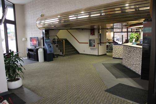 Airport Traveller's Inn - Calgary - Lobby