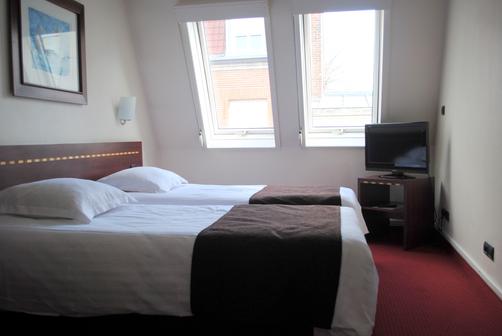 Hotel des Tours - Lille - Bedroom