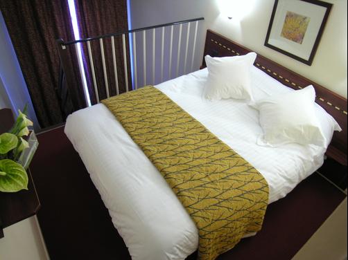 Hotel des Tours - Lille - Bedroom