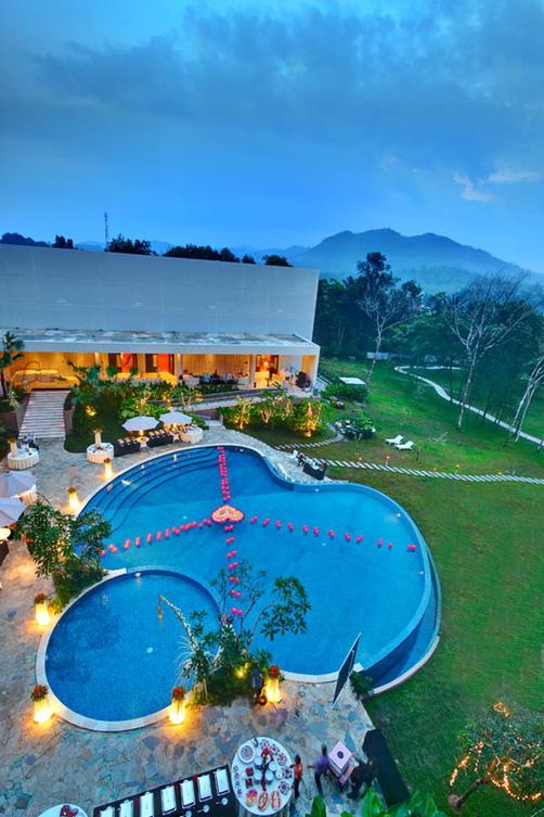 Aston Soll Marina Hotel & Conference Centre - Pangkalpinang - Pool