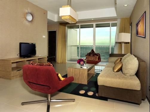 Aston Balikpapan Hotel and Residence - Balikpapan - Living room