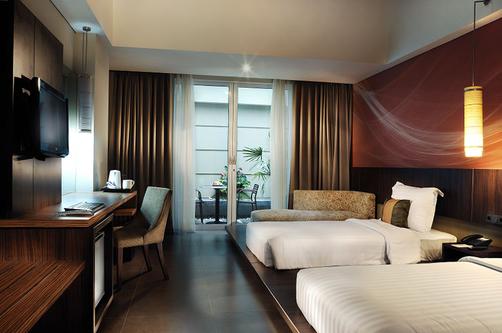Aston Primera Pasteur Hotel & Conference Center - Bandung - Bandung - Building