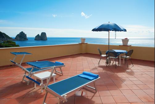 Hotel Weber Ambassador - Capri - Outdoors view