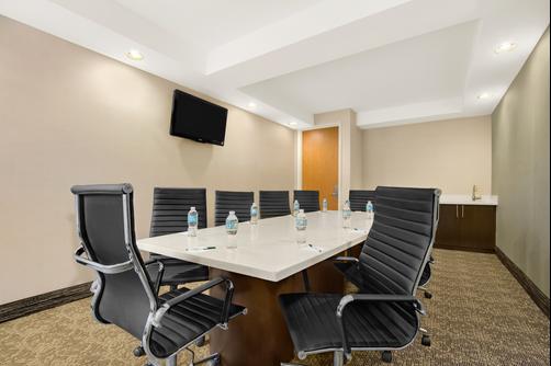 Wingate by Wyndham Richardson - Richardson - Conference room
