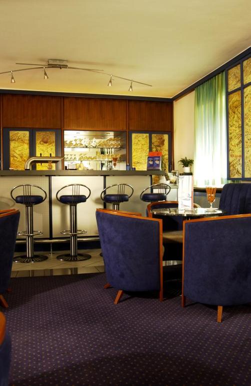 InterCityHotel Stuttgart - Stuttgart - Bar