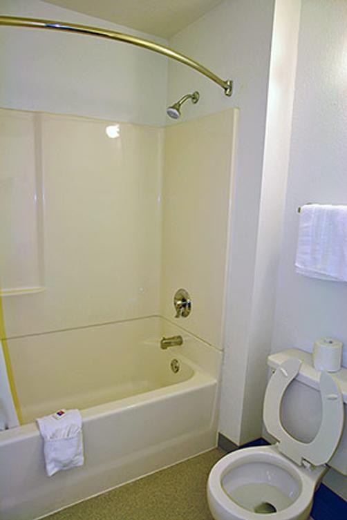 Motel 6 Chicago Ohare - Schiller Park - Schiller Park - Bathroom
