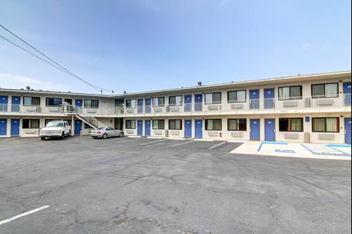 Motel 6 Santa Barbara Beach - Santa Barbara - Building