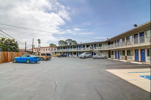Motel 6 Santa Barbara Beach - Santa Barbara - Building