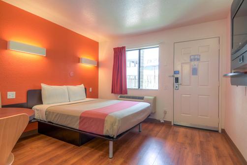 Motel 6 San Diego Chula Vista - Chula Vista - Bedroom