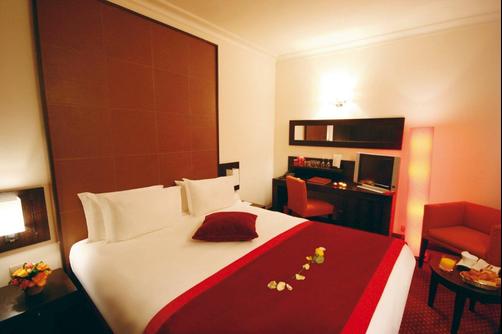 Hotel Westside Arc de Triomphe - Paris - Bedroom