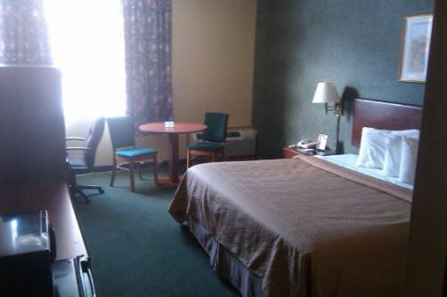 Hometown Inn Suites & Conference Center - Sault Ste. Marie