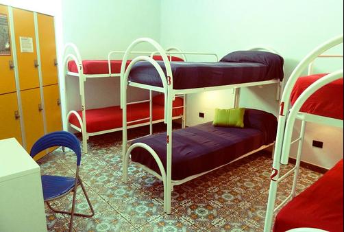 Hostel Mancini Naples - Naples - Bedroom
