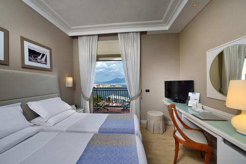 Best Western Hotel Paradiso - Naples - King bedroom