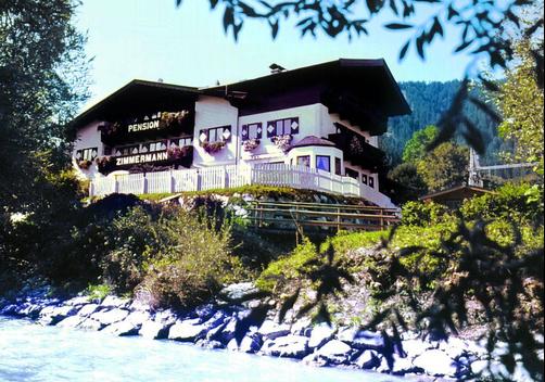 Garni Hotel Pension Zimmermann - Kitzbühel - Building