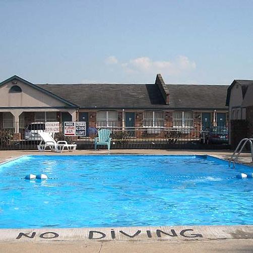 Deluxe Inn Georgetown - Georgetown - Pool