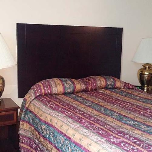 Washington Square Hotel - Tigard - Bedroom
