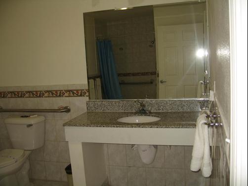Tower Motel Long Beach - Long Beach - Bathroom